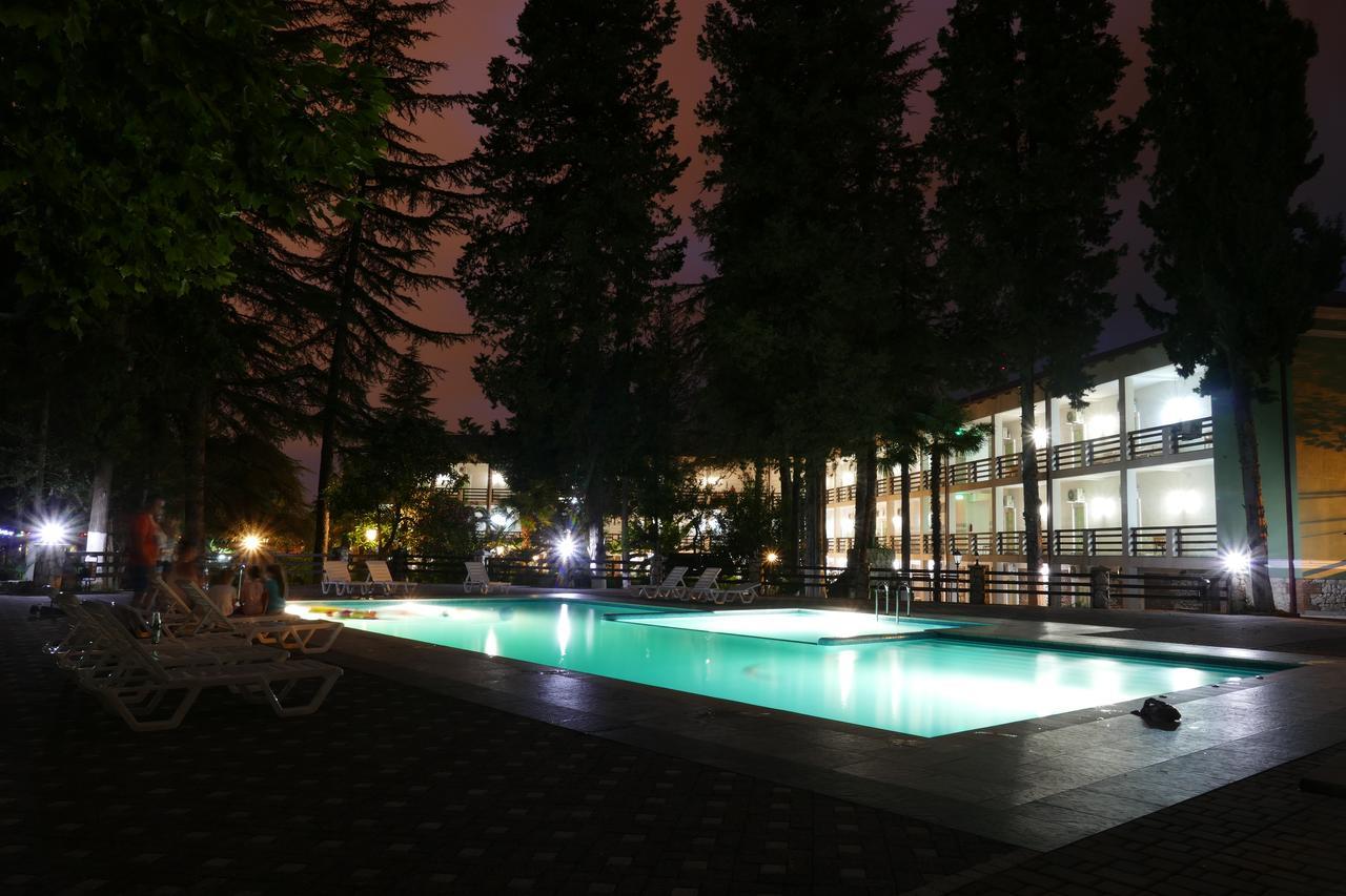 Heliopark Gora Bagrata Hotel Szuhumi Kültér fotó