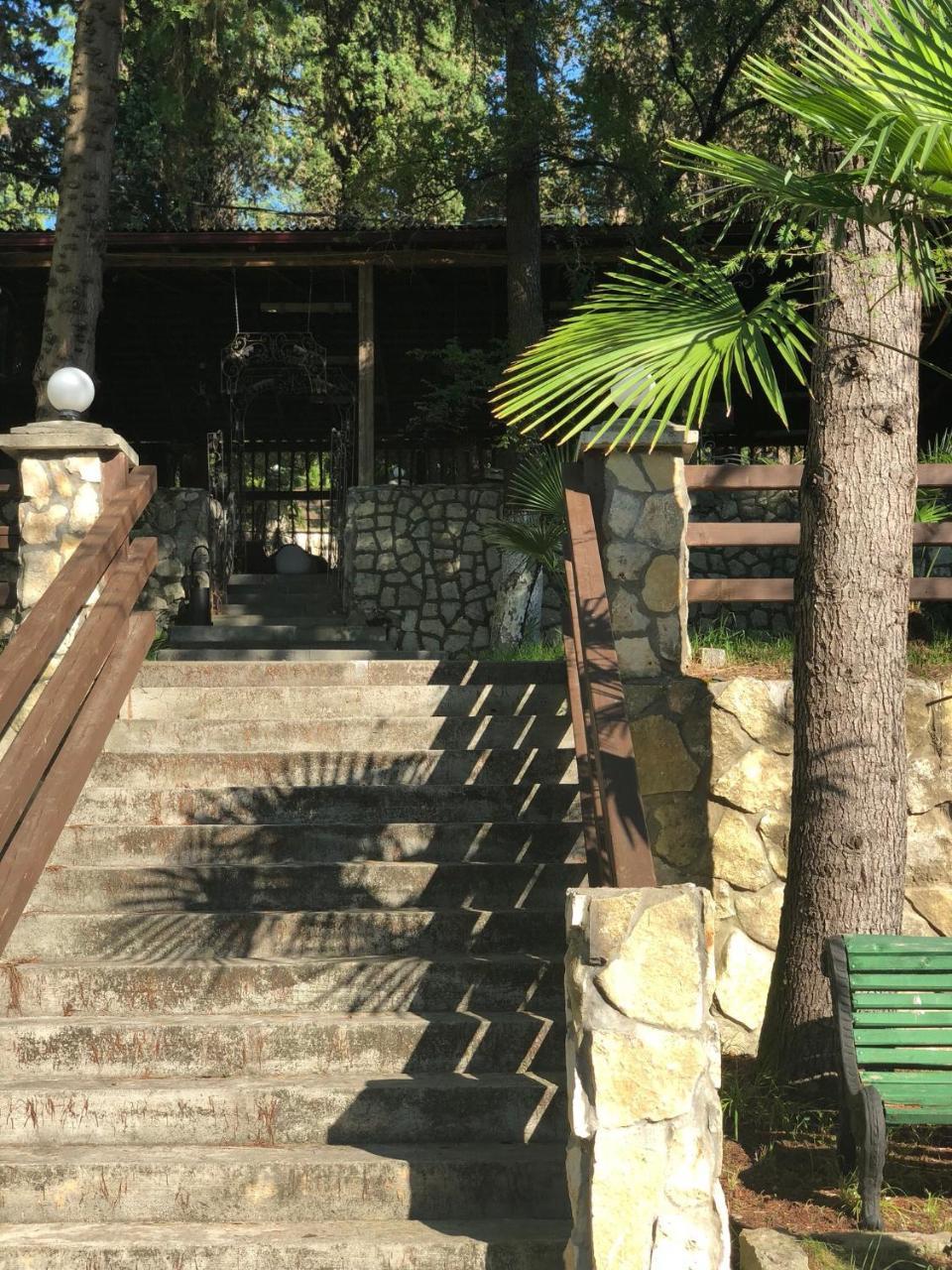 Heliopark Gora Bagrata Hotel Szuhumi Kültér fotó