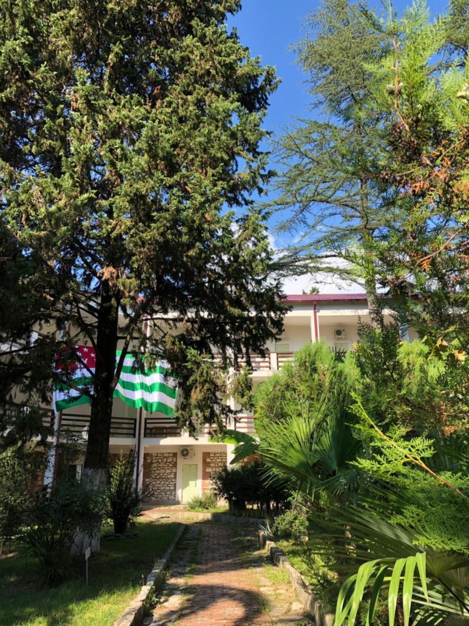 Heliopark Gora Bagrata Hotel Szuhumi Kültér fotó